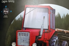 Ciagnik-rolniczy-Wladimirec-T-25A-Kartonowy-Swiat-01
