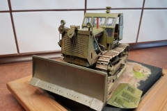 Staliniec T100